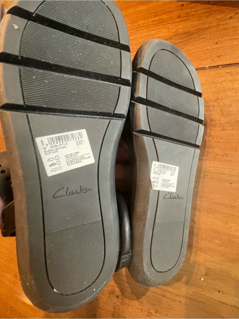 Clarks Women’s Black Multi-Strap Sandals with Tan Footbed - Picture 7 of 7